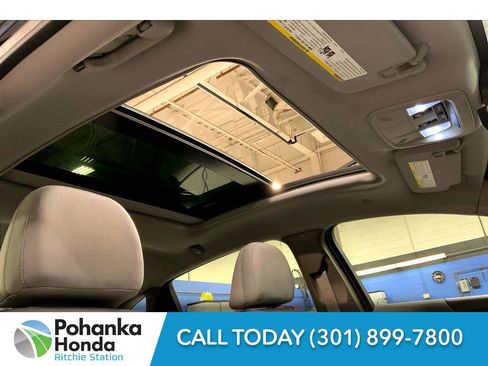 Used 2022 Chevrolet Malibu LT image 28