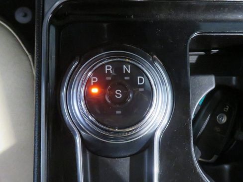 Used 2019 Ford Edge SE image 22