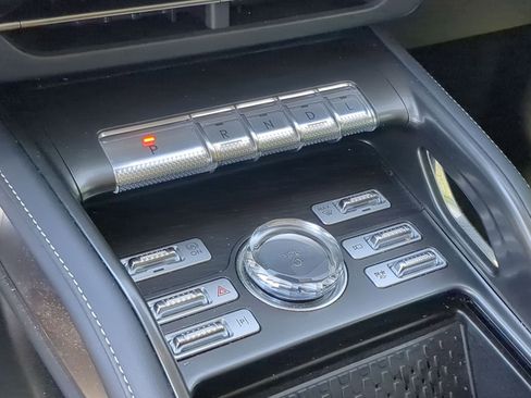 Used 2025 Lincoln Nautilus Reserve image 19