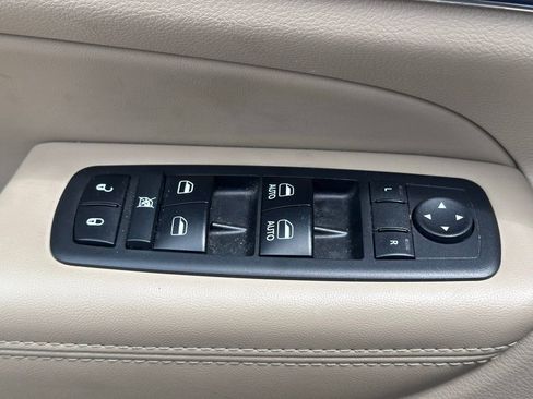 Used 2018 Jeep Grand Cherokee Limited image 22