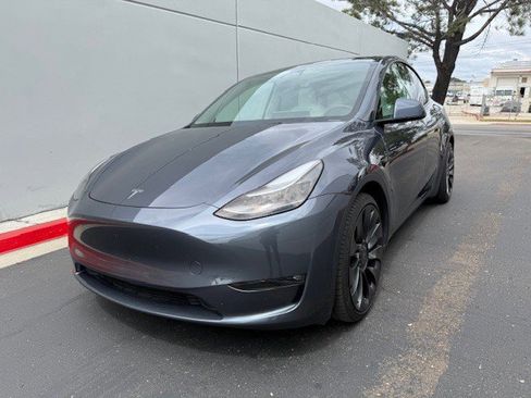 Used 2023 Tesla Model Y Performance image 1