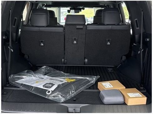 New 2026 Lexus LX 600 4WD w/ Luxury Package image 9
