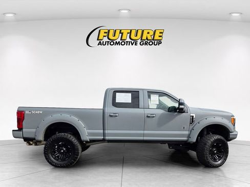 Used 2019 Ford F250 Lariat w/ Lariat Ultimate Package image 3