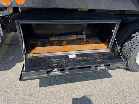 Used 2023 Ford F450 XLT AWD/4WD image 7