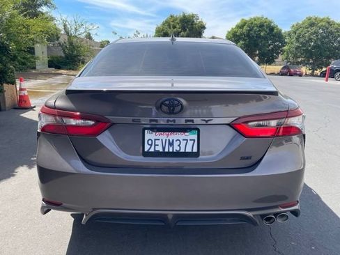 Used 2023 Toyota Camry SE FWD image 5