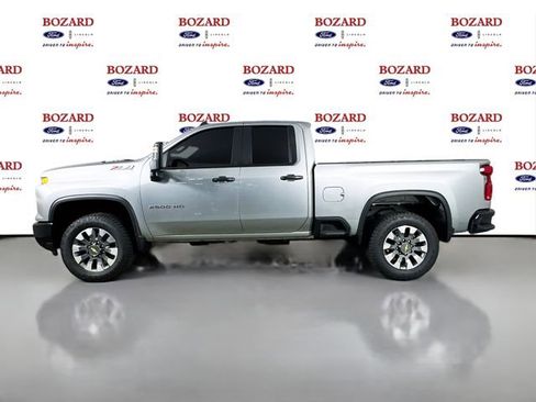 Used 2025 Chevrolet Silverado 2500 Custom w/ Custom Convenience Package image 5