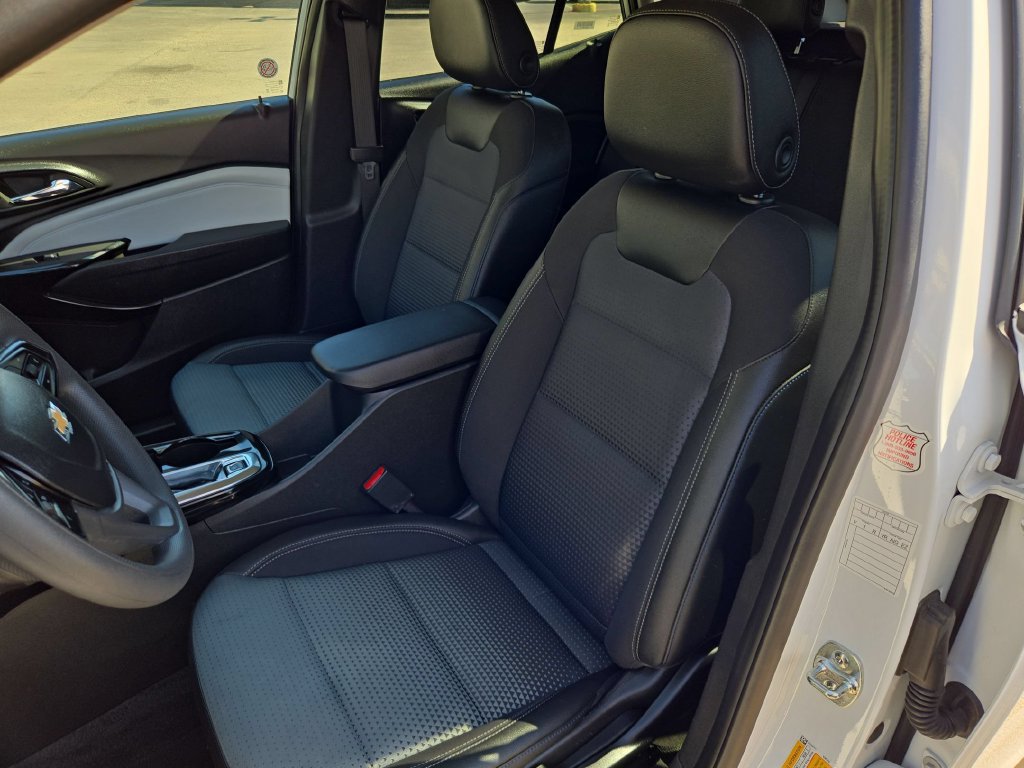 Used 2026 Chevrolet Trax LT FWD image 16
