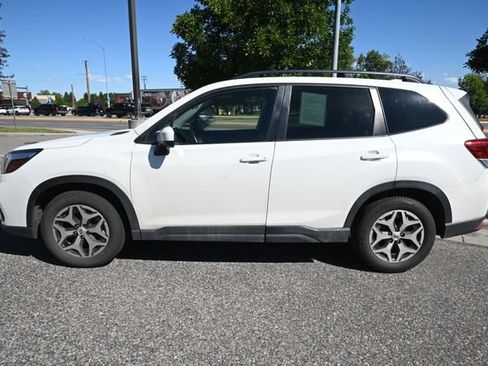 Used 2021 Subaru Forester Premium AWD/4WD image 2