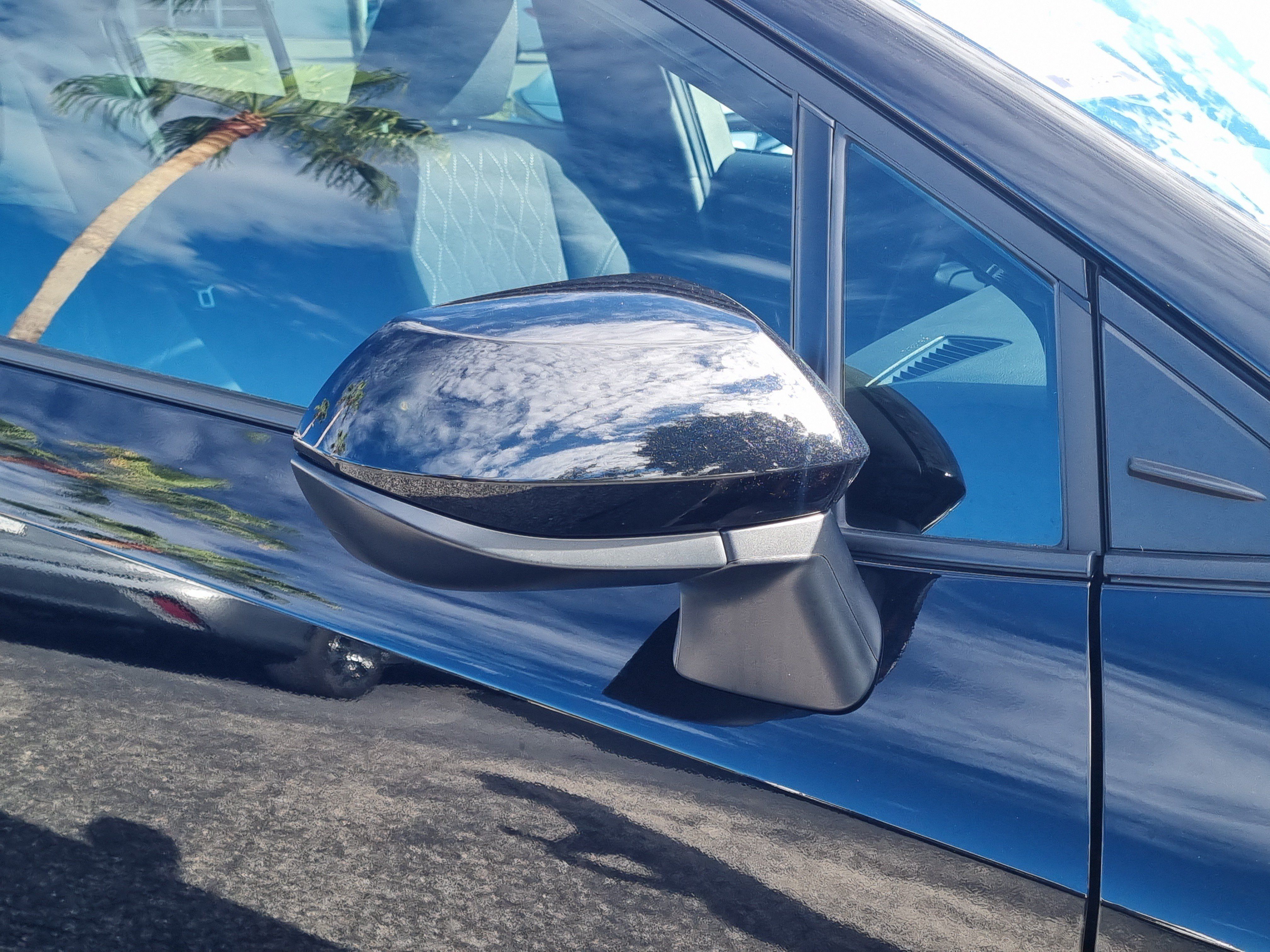 Used 2025 Toyota Corolla LE FWD image 10