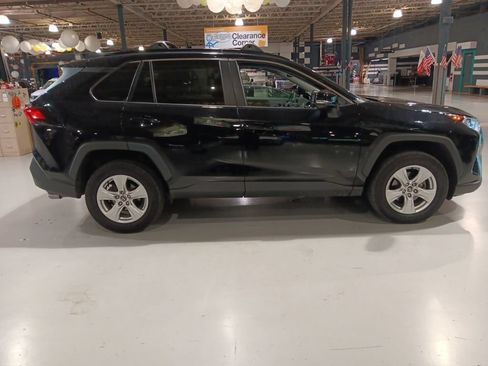 Used 2020 Toyota RAV4 XLE w/ Convenience Package AWD/4WD image 11