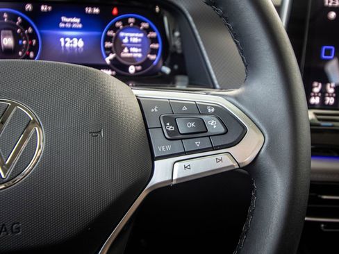 Used 2025 Volkswagen Atlas Peak Edition SE image 37