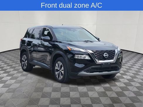 Used 2023 Nissan Rogue SV FWD image 3