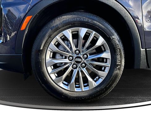 Used 2024 Cadillac XT4 Premium Luxury image 32