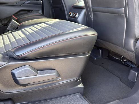 Used 2025 Ford Explorer ST-Line w/ Premium Package image 27