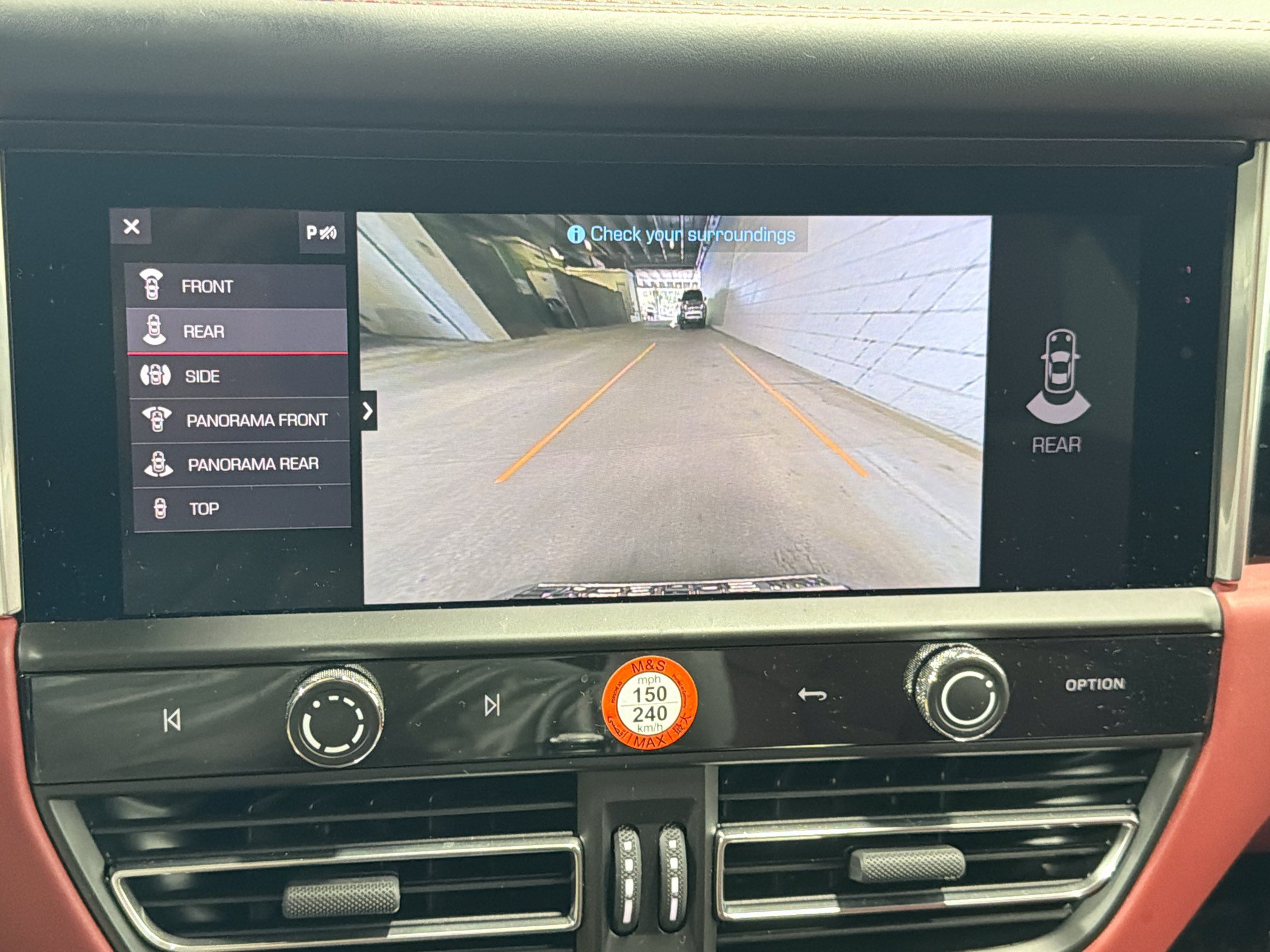 Certified 2026 Porsche Macan AWD/4WD image 32