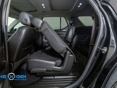 Used 2020 Chevrolet Traverse Premier FWD image 30