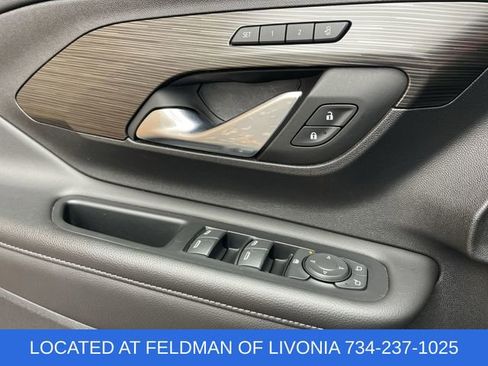 Used 2024 GMC Terrain SLT image 22