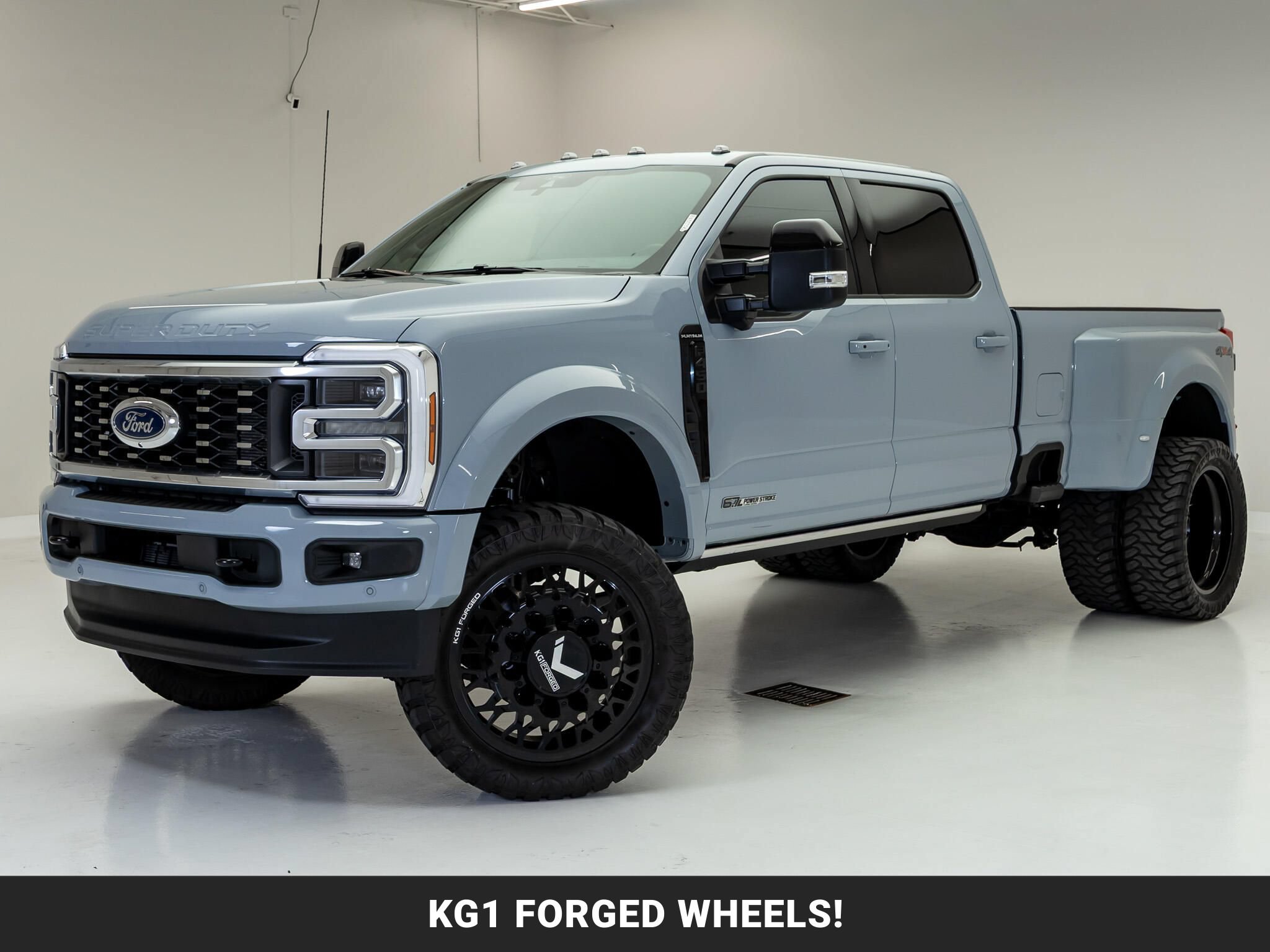Used 2025 Ford F450 Platinum AWD/4WD image 4