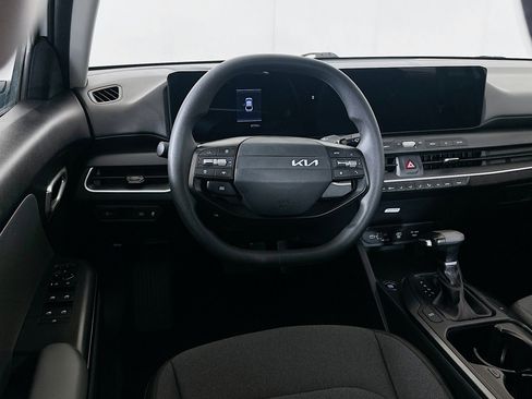 Used 2025 Kia K4 LXS image 18