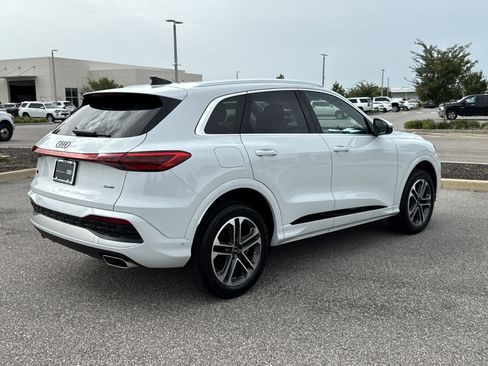 Certified 2025 Audi Q5 Premium w/ Convenience Package AWD/4WD image 4
