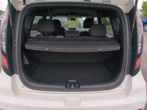 Used 2017 Kia Soul + FWD image 30