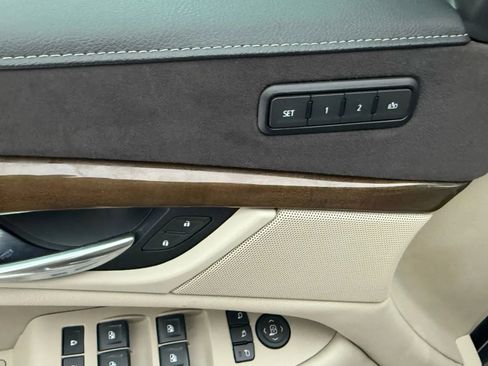 Used 2020 Cadillac Escalade Premium Luxury image 9