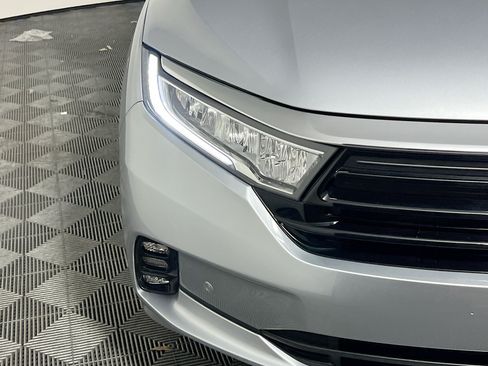 Used 2023 Honda Odyssey Touring image 11