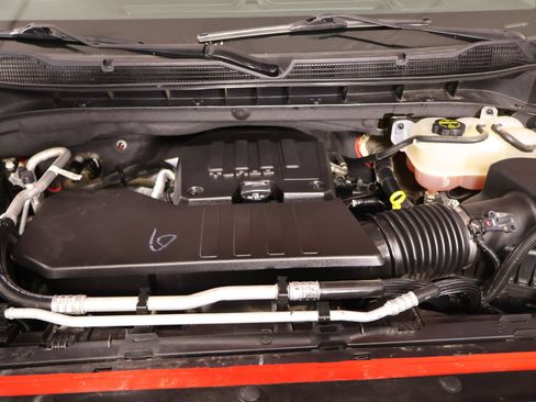 Used 2024 Chevrolet Silverado 1500 Custom Trail Boss AWD/4WD image 18