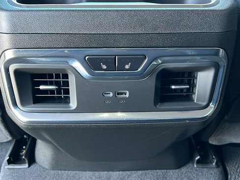 Used 2025 GMC Sierra 1500 Denali AWD/4WD image 17