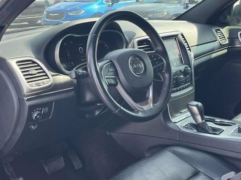 Used 2018 Jeep Grand Cherokee Limited AWD/4WD image 12