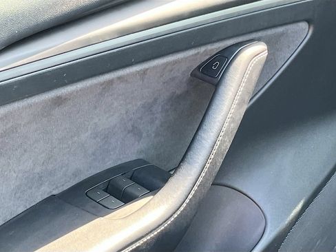 Used 2023 Tesla Model 3 Standard Range RWD image 17