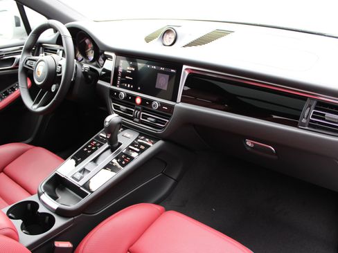 New 2026 Porsche Macan S image 26