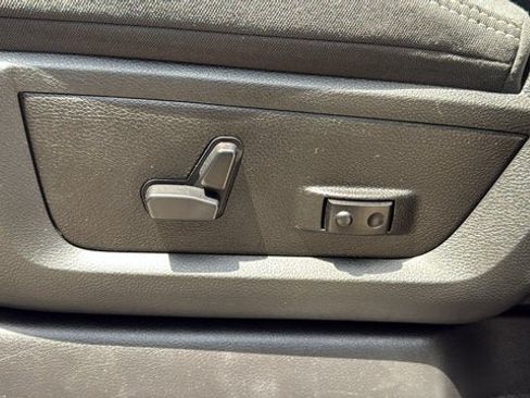 Used 2025 RAM 2500 Big Horn AWD/4WD image 14