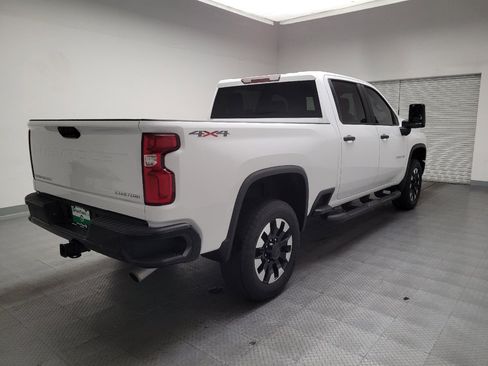 Used 2020 Chevrolet Silverado 2500 Custom w/ Custom Value Package AWD/4WD image 9