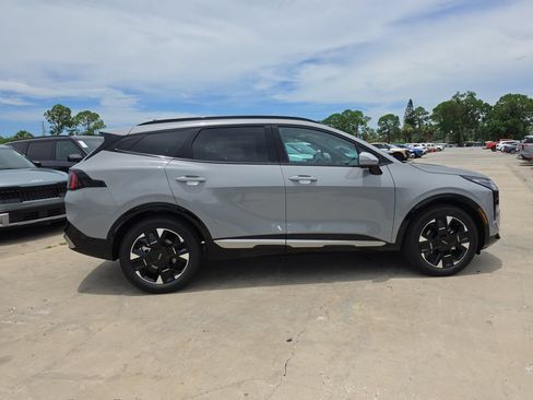 New 2026 Kia Sportage SX FWD image 9