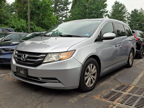 Used 2016 Honda Odyssey SE image 3