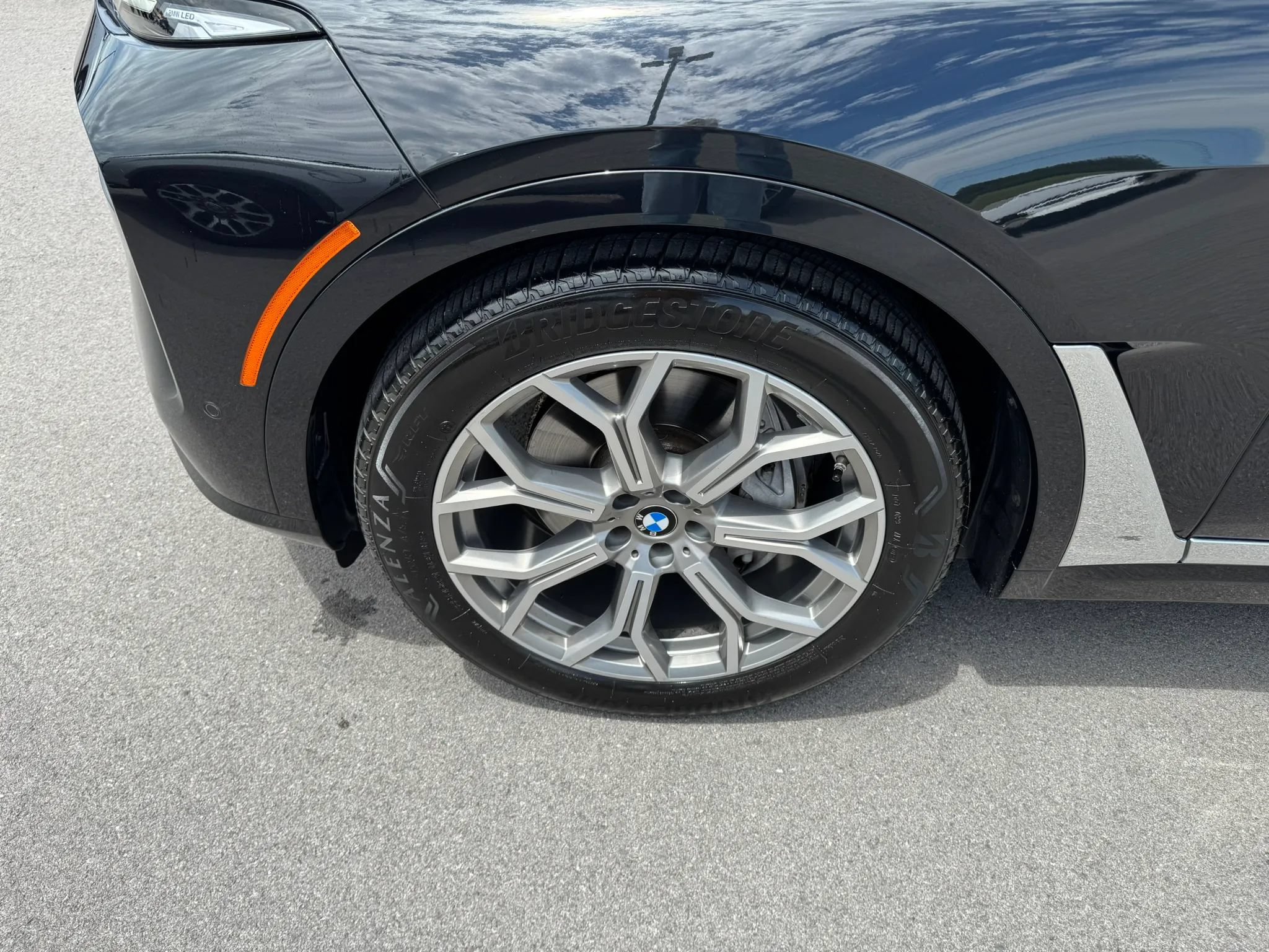 Used 2023 BMW X7 xDrive40i AWD/4WD image 15