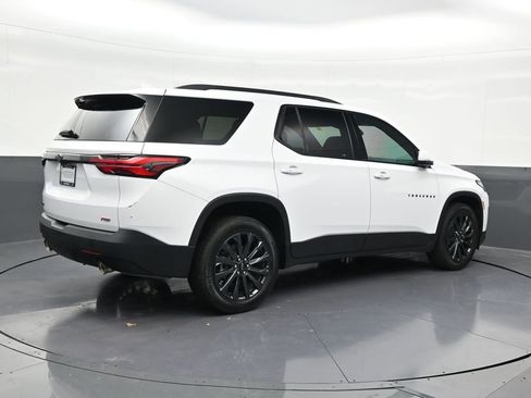 Used 2023 Chevrolet Traverse RS image 5