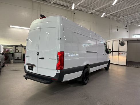 Used 2025 Mercedes-Benz Sprinter 3500 image 5