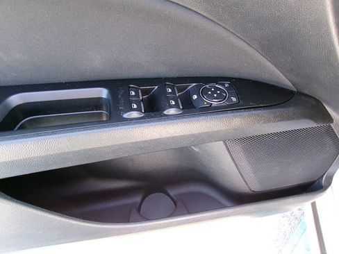 Used 2018 Ford Fusion SE w/ Equipment Group 201A FWD image 16