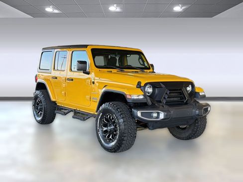 Used 2018 Jeep Wrangler Unlimited Sahara AWD/4WD image 7