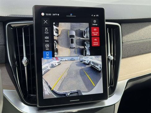 Certified 2025 Volvo XC90 B5 Plus image 27