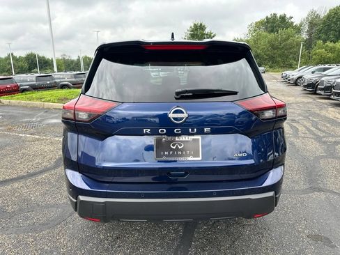 Used 2025 Nissan Rogue SV AWD/4WD image 11