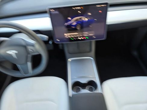 Used 2025 Tesla Model Y Long Range image 24