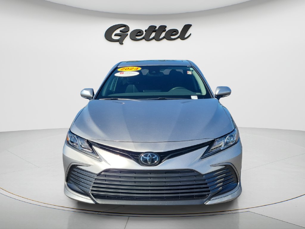 Used 2024 Toyota Camry LE w/ Convenience Package FWD image 2
