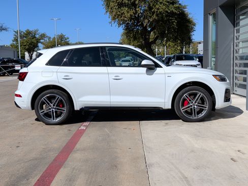Certified 2024 Audi Q5 e Premium Plus w/ Premium Plus Package image 10