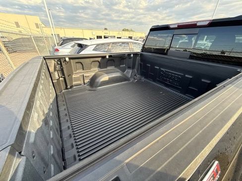 Used 2022 GMC Sierra 1500 SLT AWD/4WD image 6