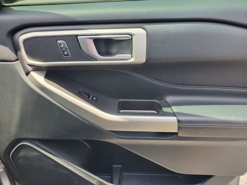 Certified 2023 Ford Explorer XLT RWD image 36