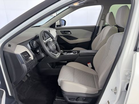 Used 2023 Nissan Rogue SV AWD/4WD image 6
