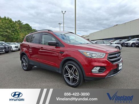 Used 2019 Ford Escape SEL image 1